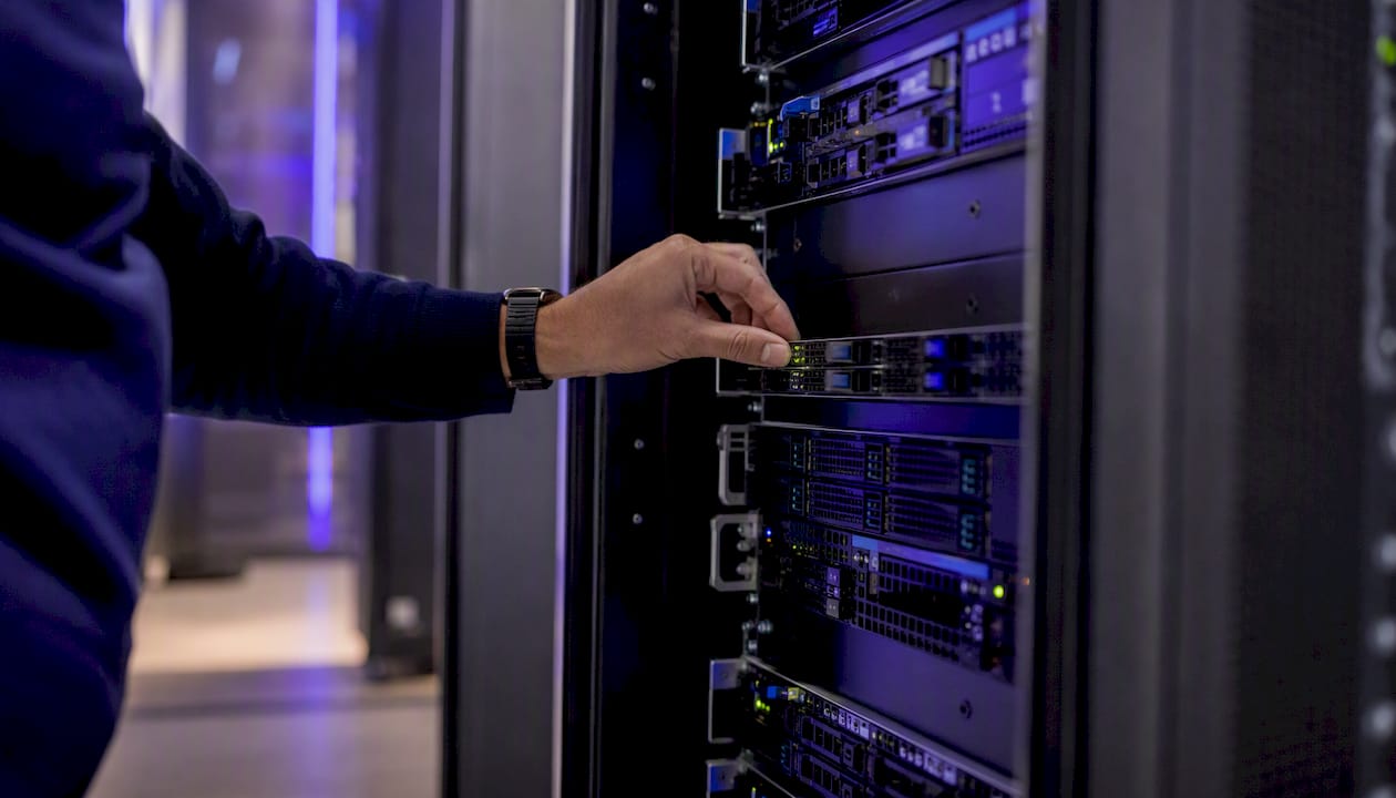 Hands operating server node for consolidation